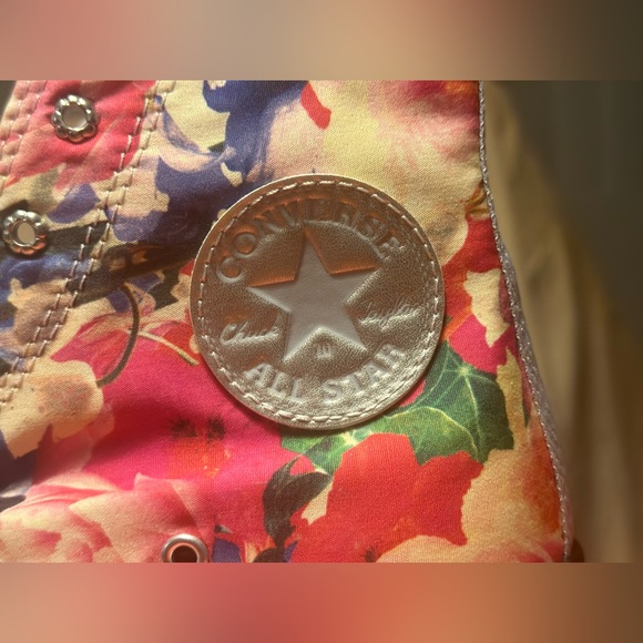 NIB/NWT Floral Converse High Tops - Chuck 70 from “Heart of the City” sz 7 🌸 - Picture 5 of 8